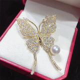 ZHBORUINI 2024 Natural Freshwater Pearl Brooch Rinestone Gold Simple Butterfly Brooch Pins Pearl Jewelry For Women Accessories