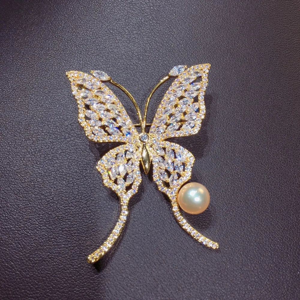 ZHBORUINI 2024 Natural Freshwater Pearl Brooch Rinestone Gold Simple Butterfly Brooch Pins Pearl Jewelry For Women Accessories
