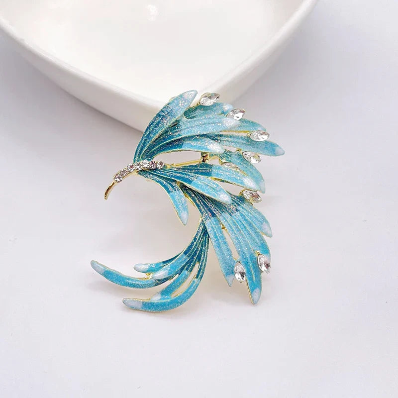New Cute Vivid Flying Bird Brooch Ladies  Animal Hummingbird Phoenix Pigeon Crane Flamingo Pin Buckle Party Leisure